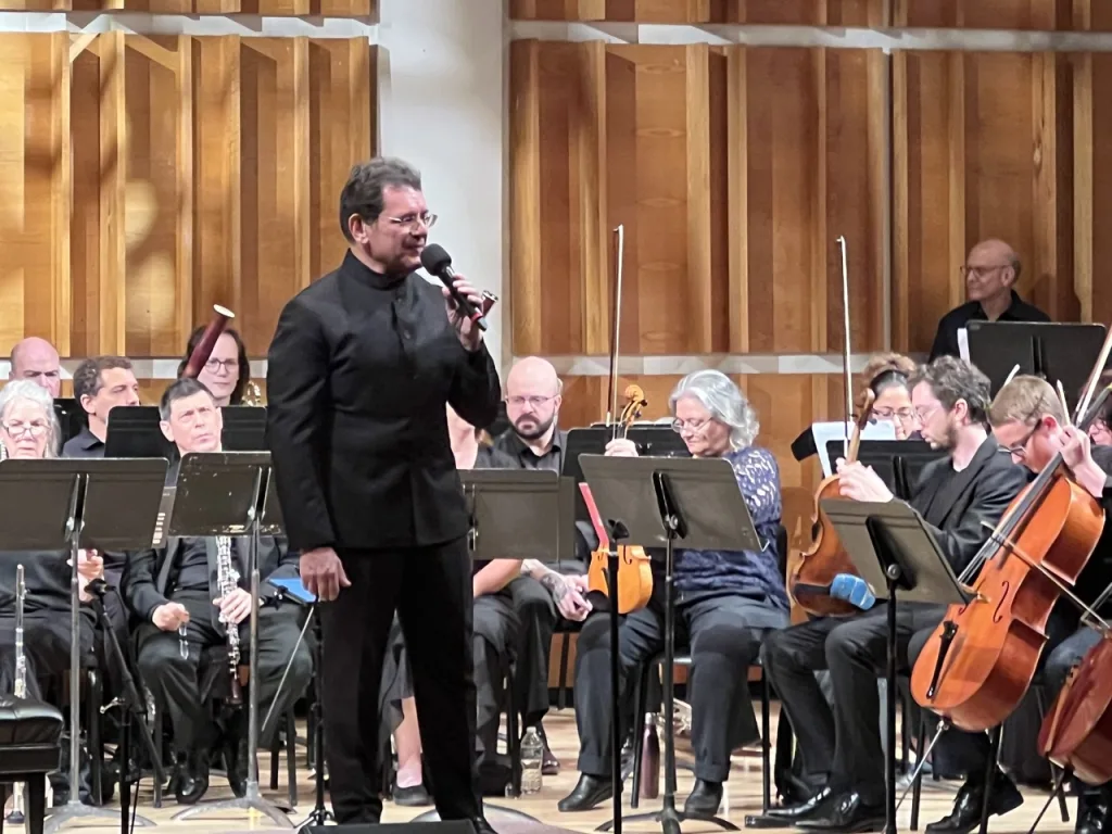 David Bernard and the Park Avenue Chamber Symphony at Merkin Hall. Photo by Edward Kliszus.