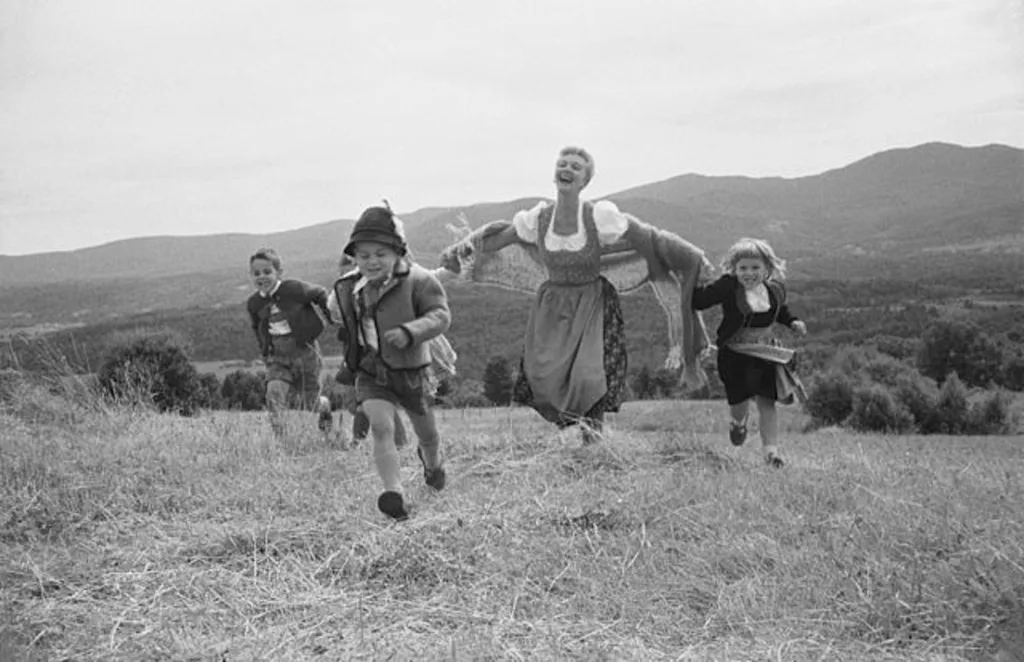 Mary Martin with children, during production of the Broadway musical The Sound of Music 1959. Photo by Toni Frissell