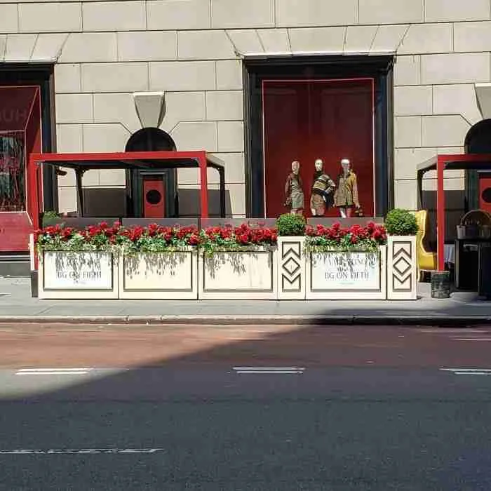 Outdoor seating Bergdorf Goodman in NYC. Photo by Sora Vernikoff