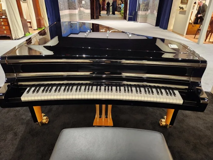 Grand piano designed by the architect Rafael Viñoly. Photo by Sora Vernikoff