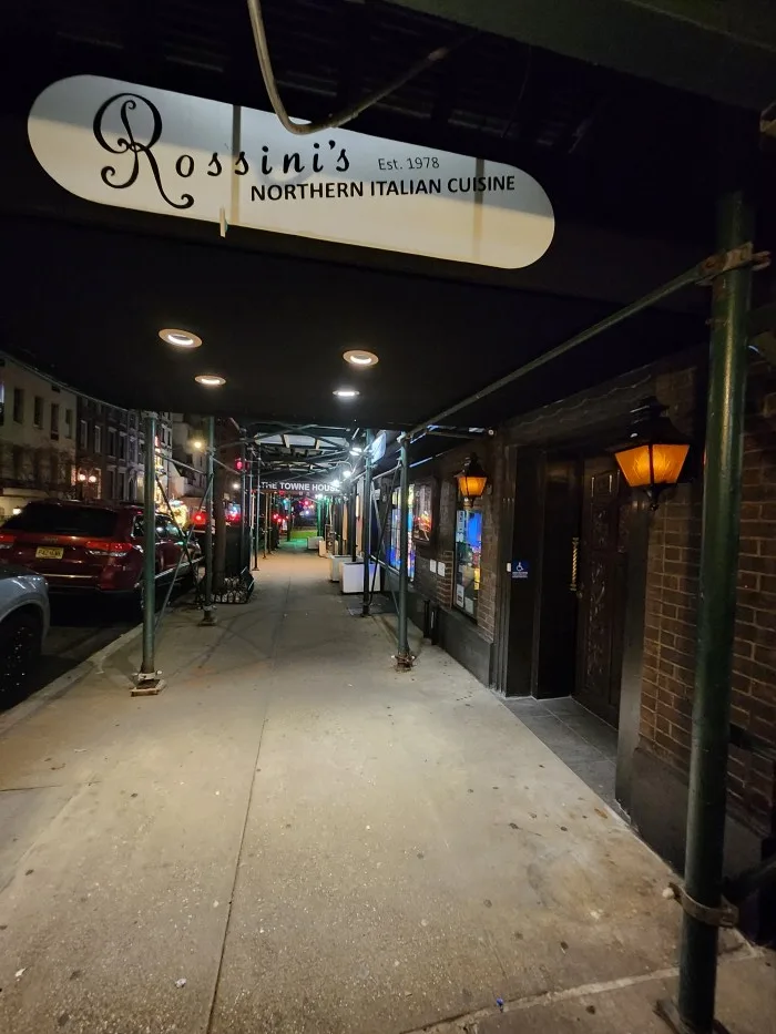 A sidewalk view of Rossini's restaurant featuring Northern Italian Cuisine in NYC. Photo by Sora Vernikoff