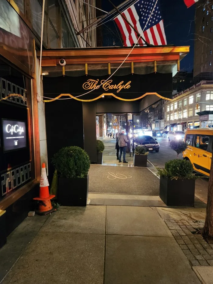 A sidewalk view of the entrance to Café Carlyle. Photo by Sora Vernikoff