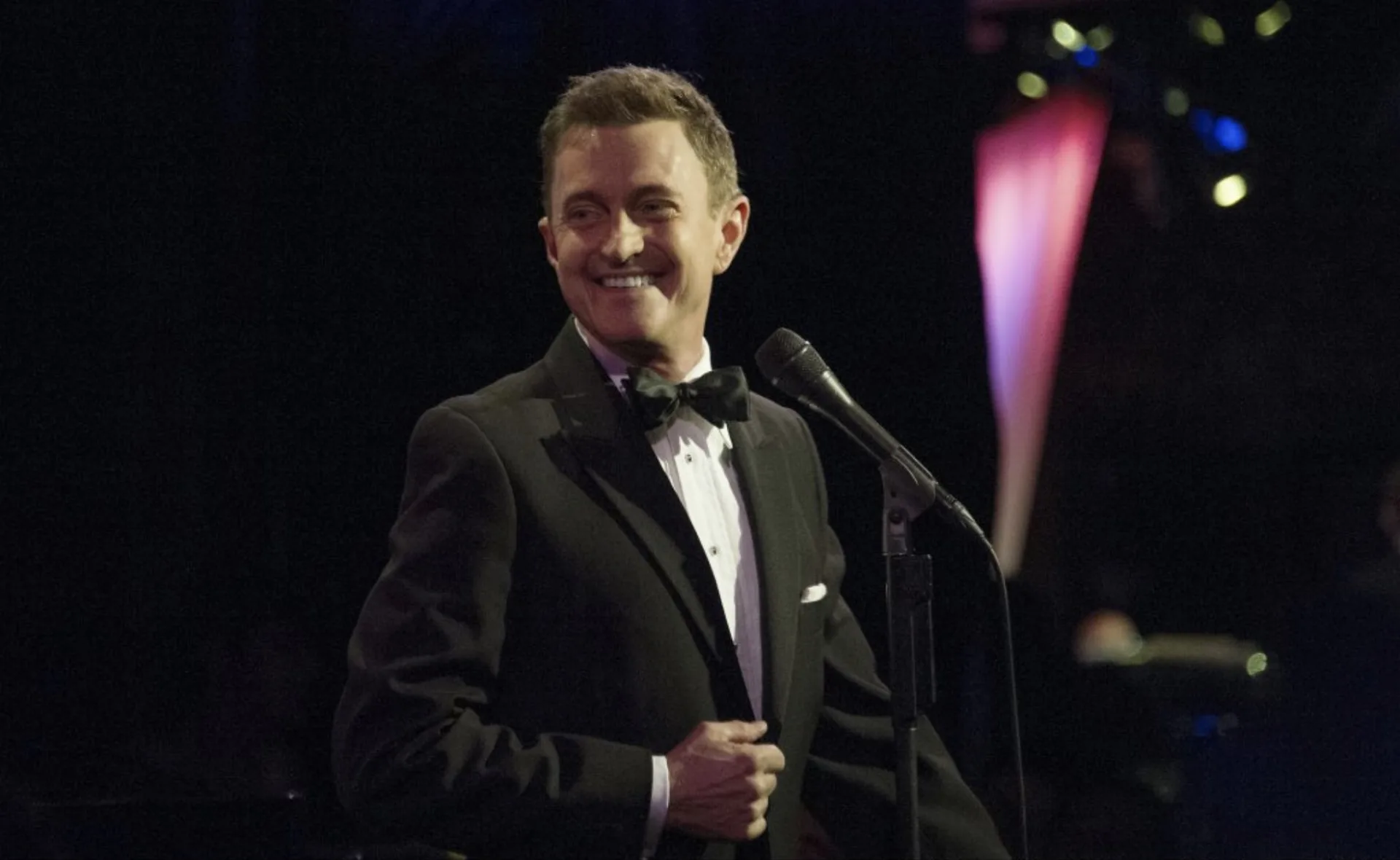 Jeff Harner on stage. Photo by Steve Friedman