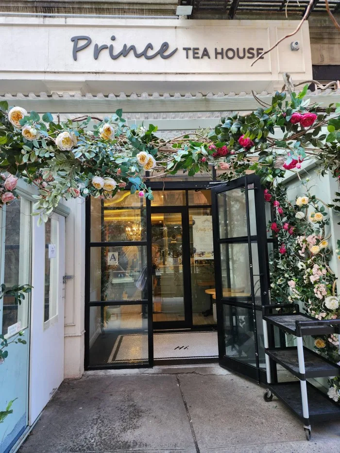 Entry to the Prince Tea House. Photo by Sora Vernikoff