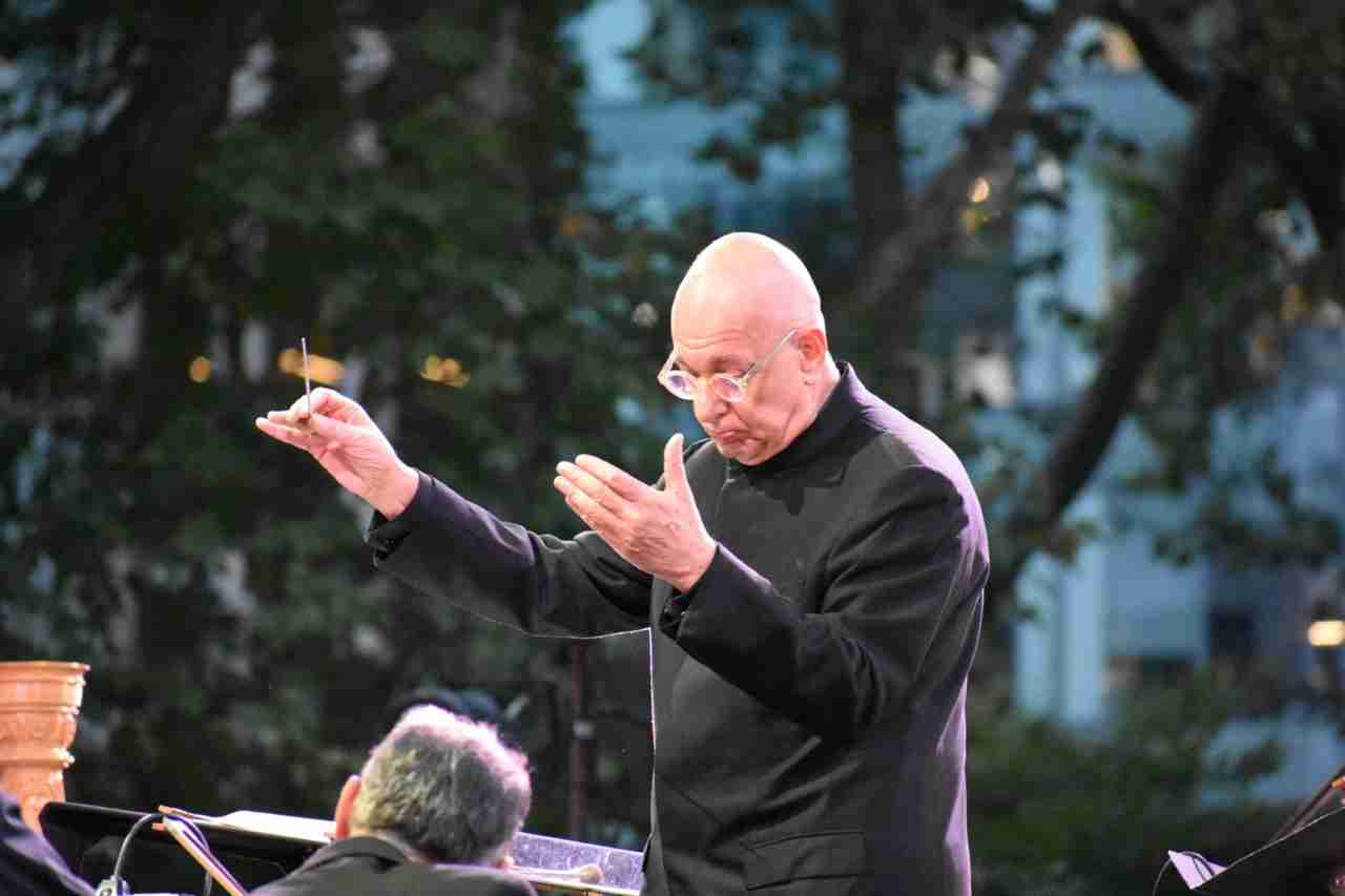 Maestro Leon Botstein conducting in Beyond The Hall by the American Symphony Orchestra at Bryant Park. Photo by Edward Kliszus
