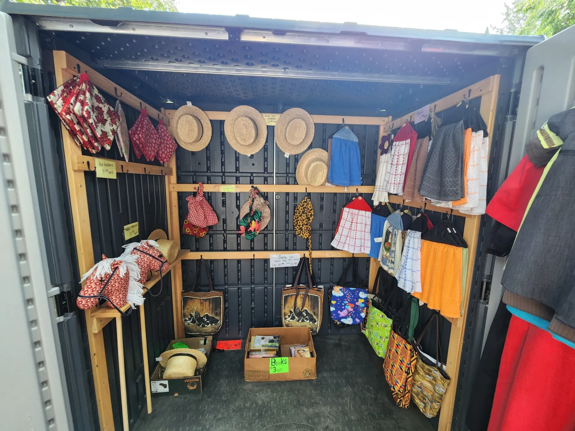 Gift shop at Abe's Buggy Rides in Bird In Hand, PA. Photo by Sora Vernikoff