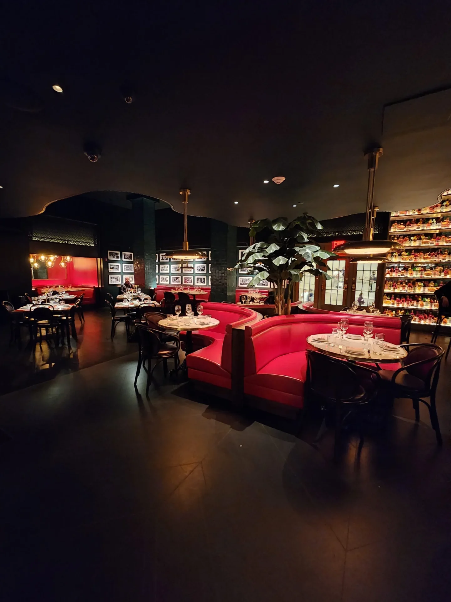 Intimate seating at the Grand Brasserie in New York's Grand Central Terminal. Photo by Sora Vernikoff