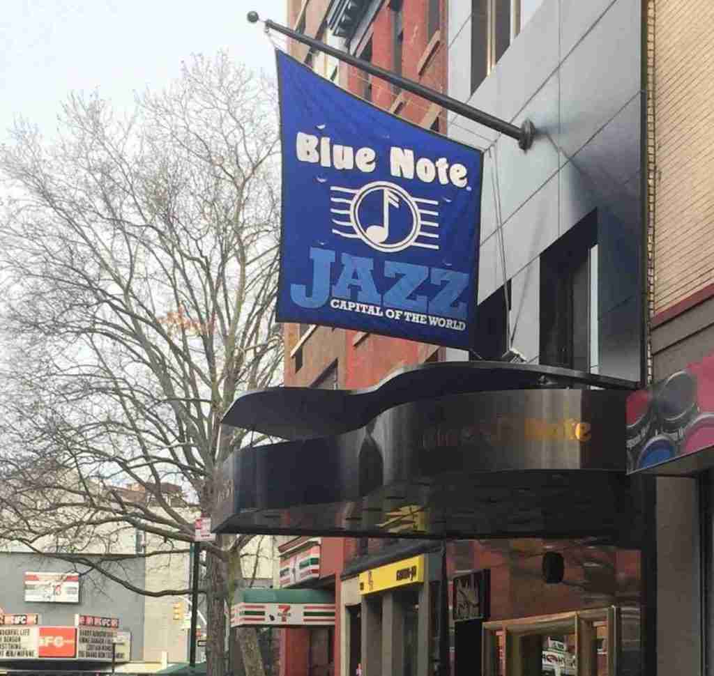 Blue Note Jazz Club. Hantsheroes, CC BY-SA 4.0 , via Wikimedia Commons