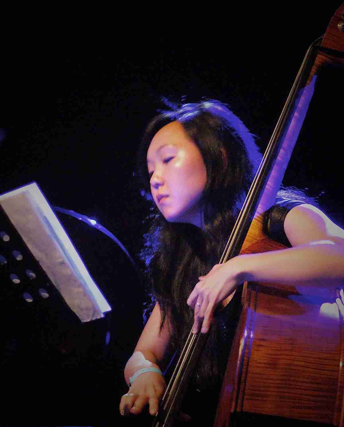 Linda May Han Oh, Tea for 3, North Sea Jazz Rotterdam 10 July 2011. By Dirk Neven, Public domain, via Wikimedia Commons