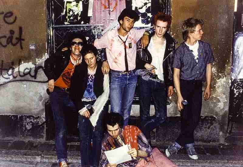 Thomas Dellert and the Sex Pistols 1978. frankiboi (Bruno Ehrs), CC BY-SA 3.0. via Wikimedia Commons