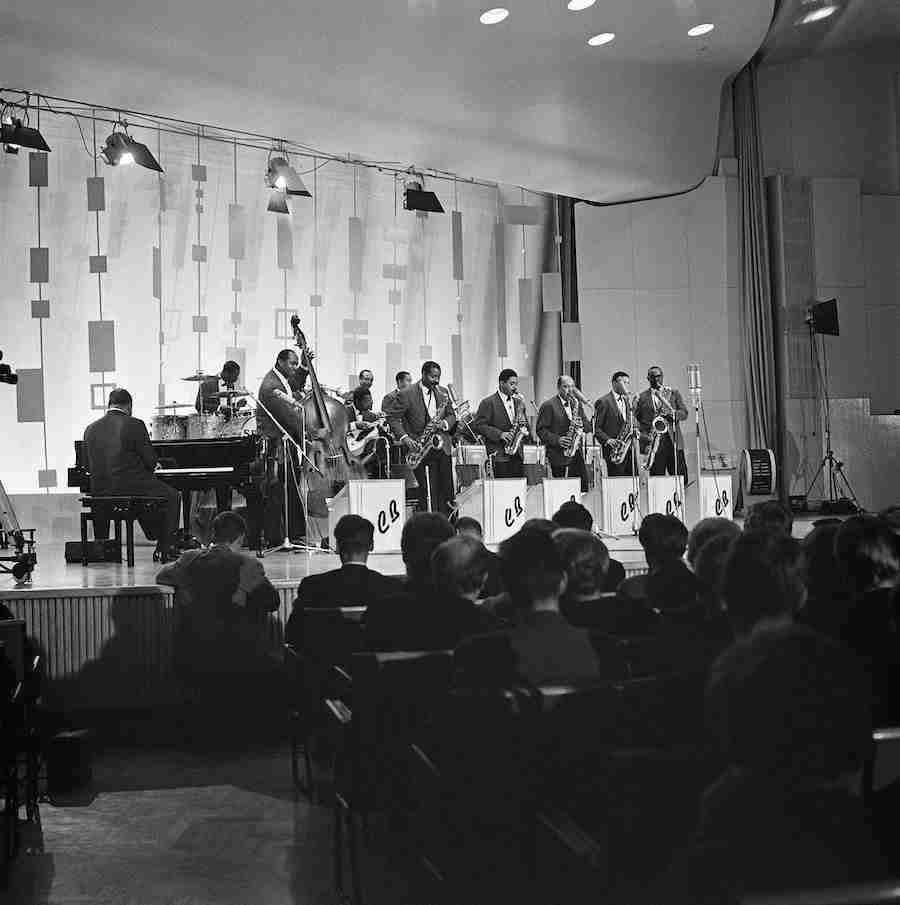 Count Basie Orchestra (1962). Finnish Heritage Agency, CC BY 4.0 <https://creativecommons.org/licenses/by/4.0>, via Wikimedia Commons