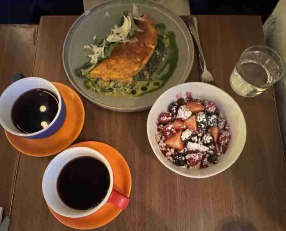 Fresh Americana coffee, omelet and yogurt, fresh fruit and granola at Old Fashion Cafe. Photo by Valérie Blanchard