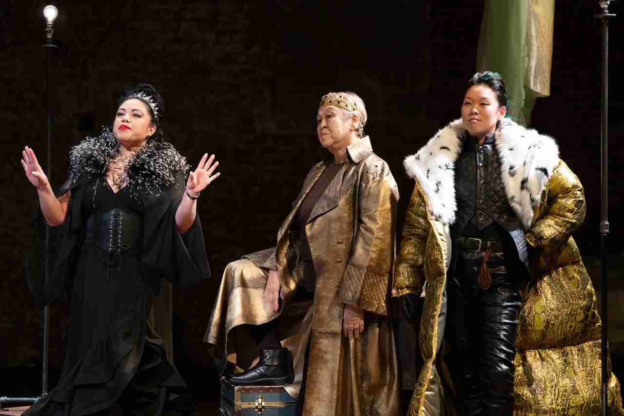 A scene from Cymbeline (NAATCO_Cymbeline-915), Photo by Julieta Cervantes
