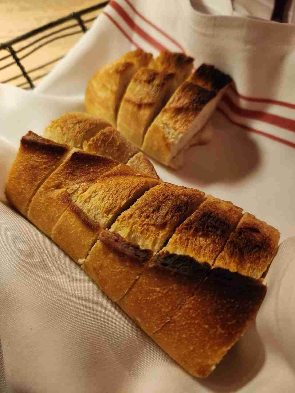 Crispy, fresh Italian bread at Paul & Jimmy’s Ristorante. Photo by Sora Vernikoff