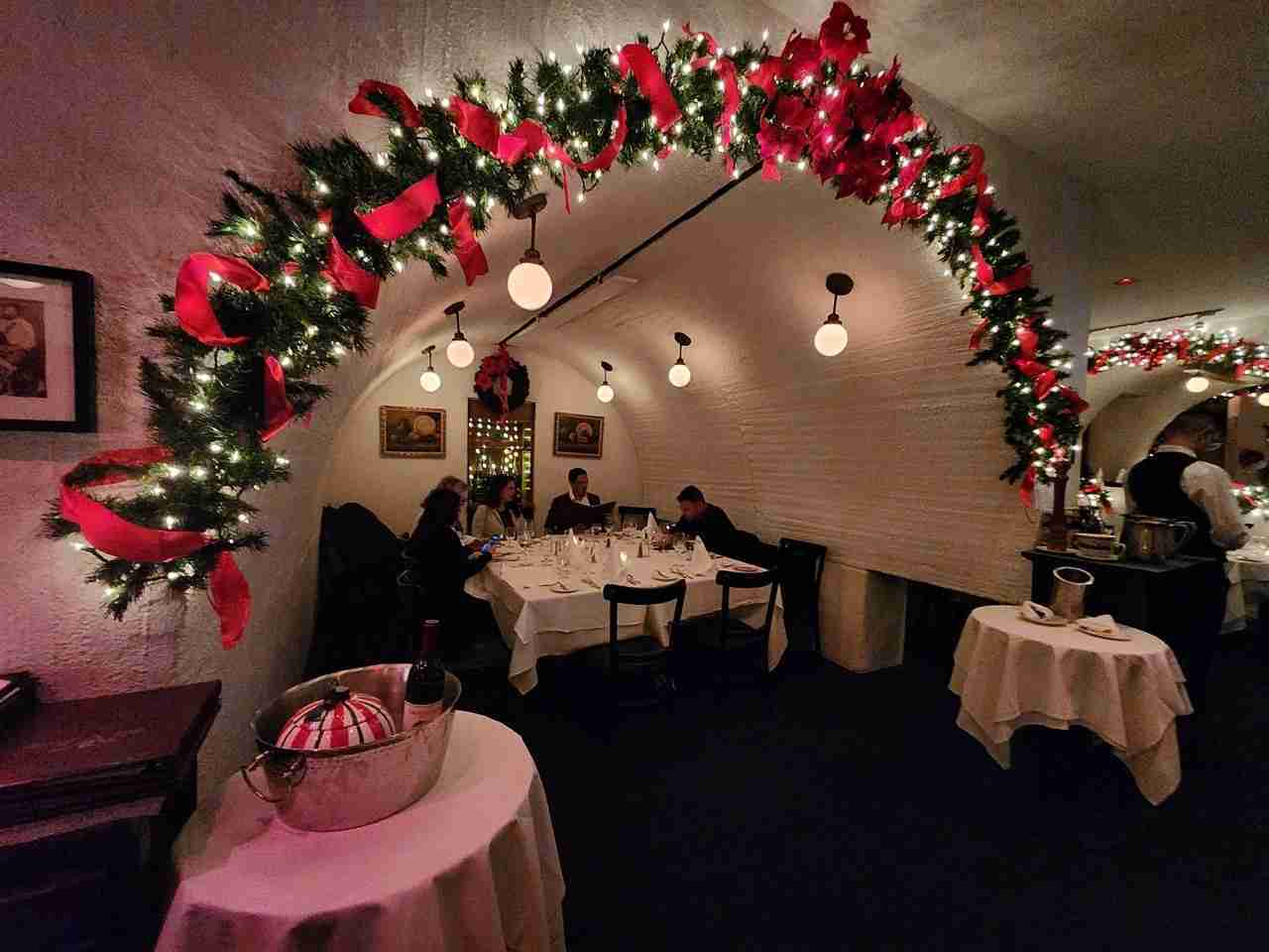 Intimate dining at Villa Berulia. Photo by Sora Vernikoff.