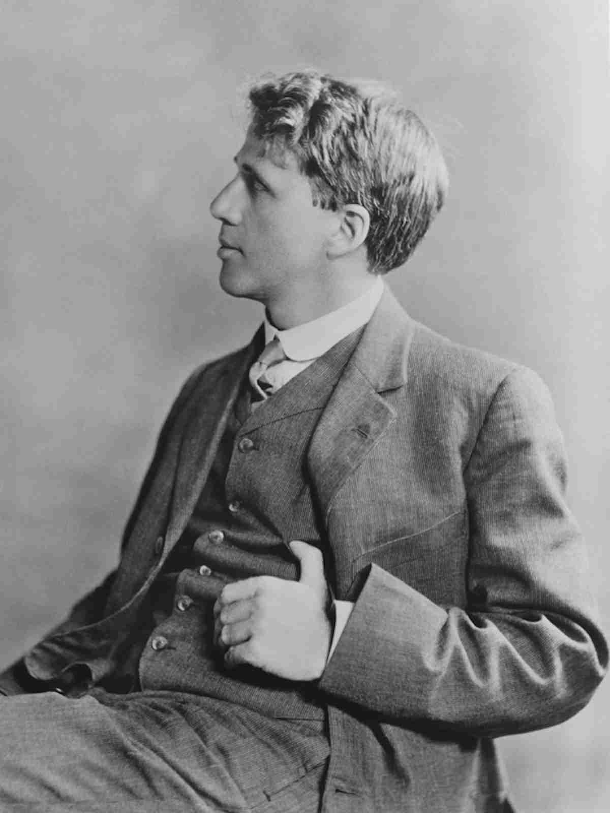 Robert Frost, 1913. Author Unknown. Public domain, via Wikimedia Commons