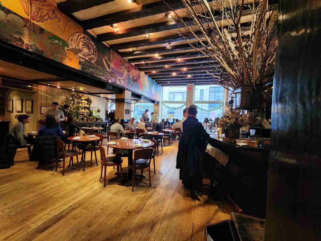 A side view of Gramercy Tavern bar seating. Photo by Sora Vernikoff.