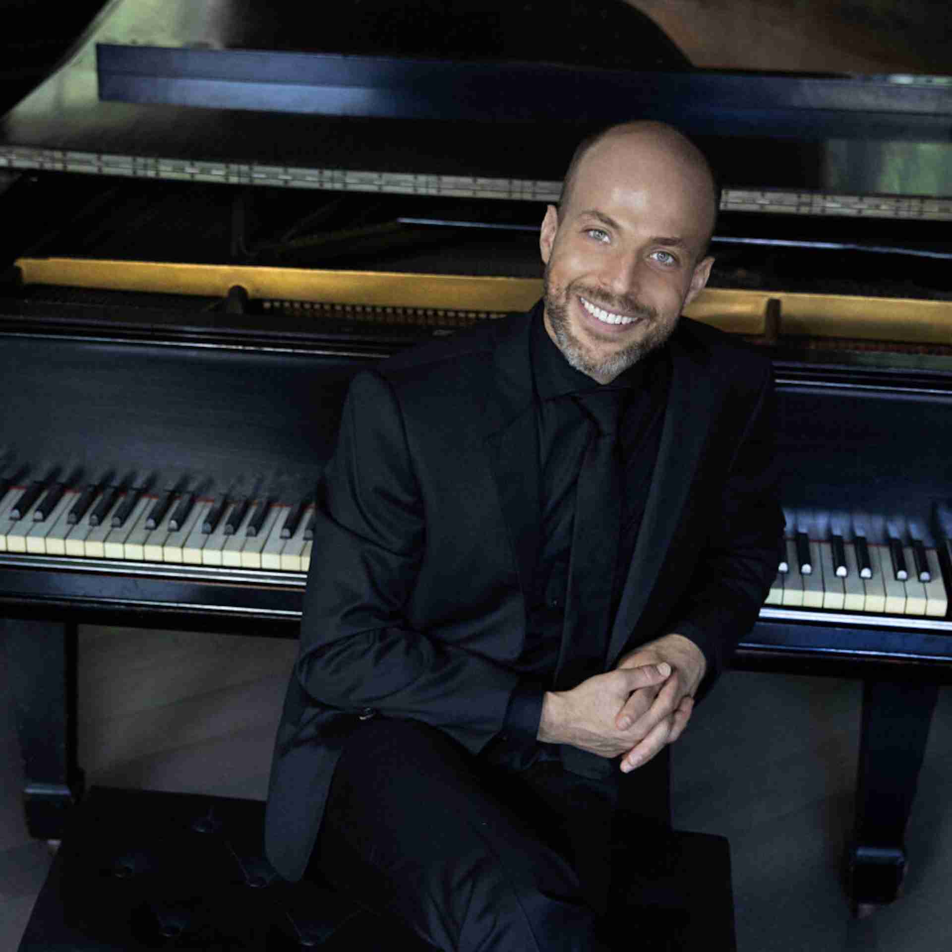 Orion Weiss, Piano. Photo by Lisa Marie Mazzucco.