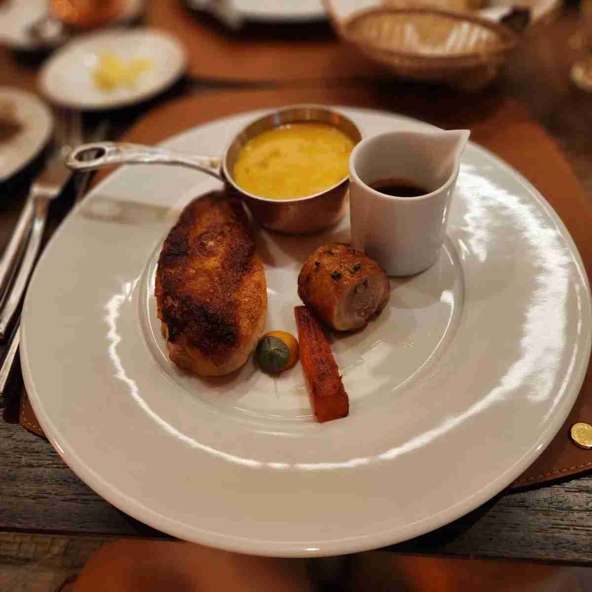 Heritage Chicken at Le Café Louis Vuitton in New York City. Photo by Sora Vernikoff