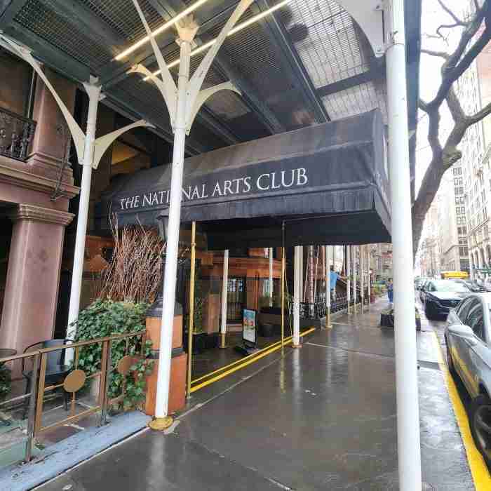 A building with a sign on it AI-generated content may be incorrect.