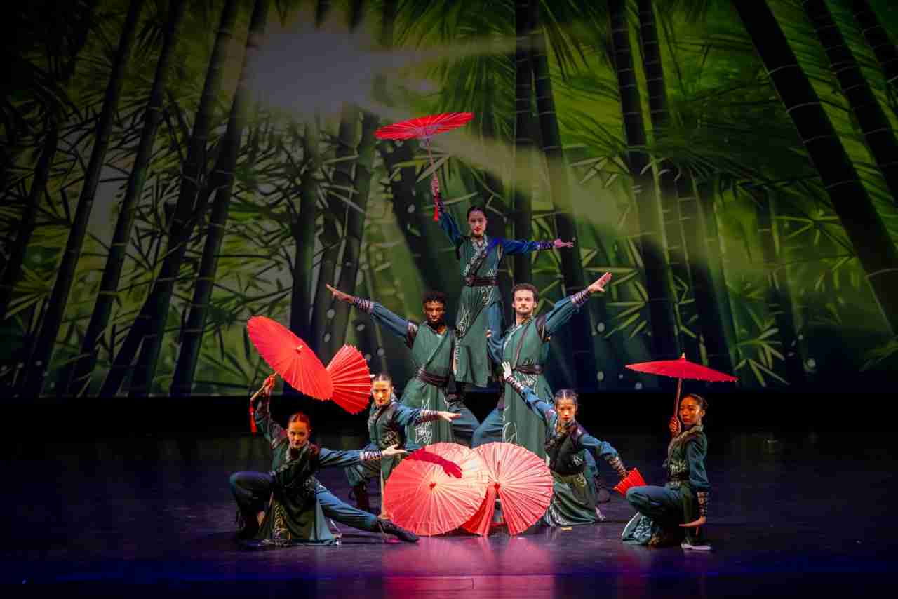 Nai-Ni Chen Dance Company - A panoply of colors, movement, and music. Courtesy nainichen.org