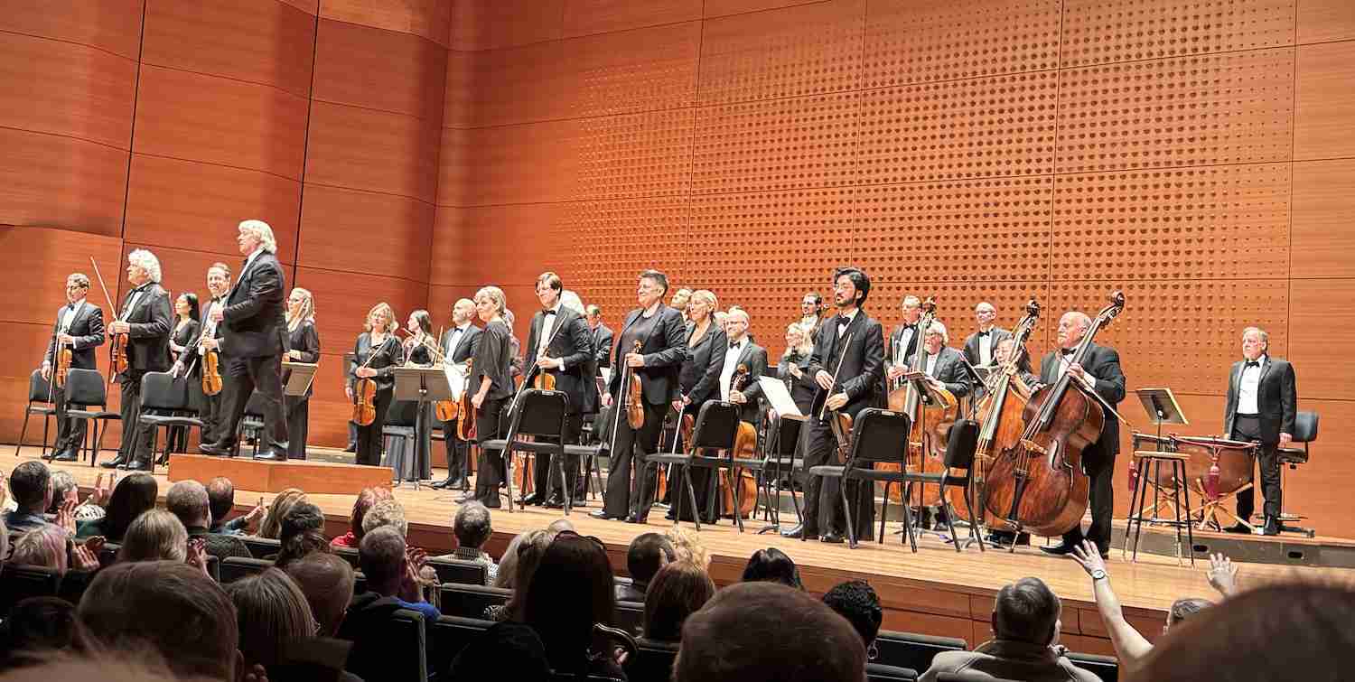 Maestro Thomas Crawford and the American Classical Orchestra on stage in Lincoln Center's Alice Tully Hall in New York City. Photo by Edward Kliszus