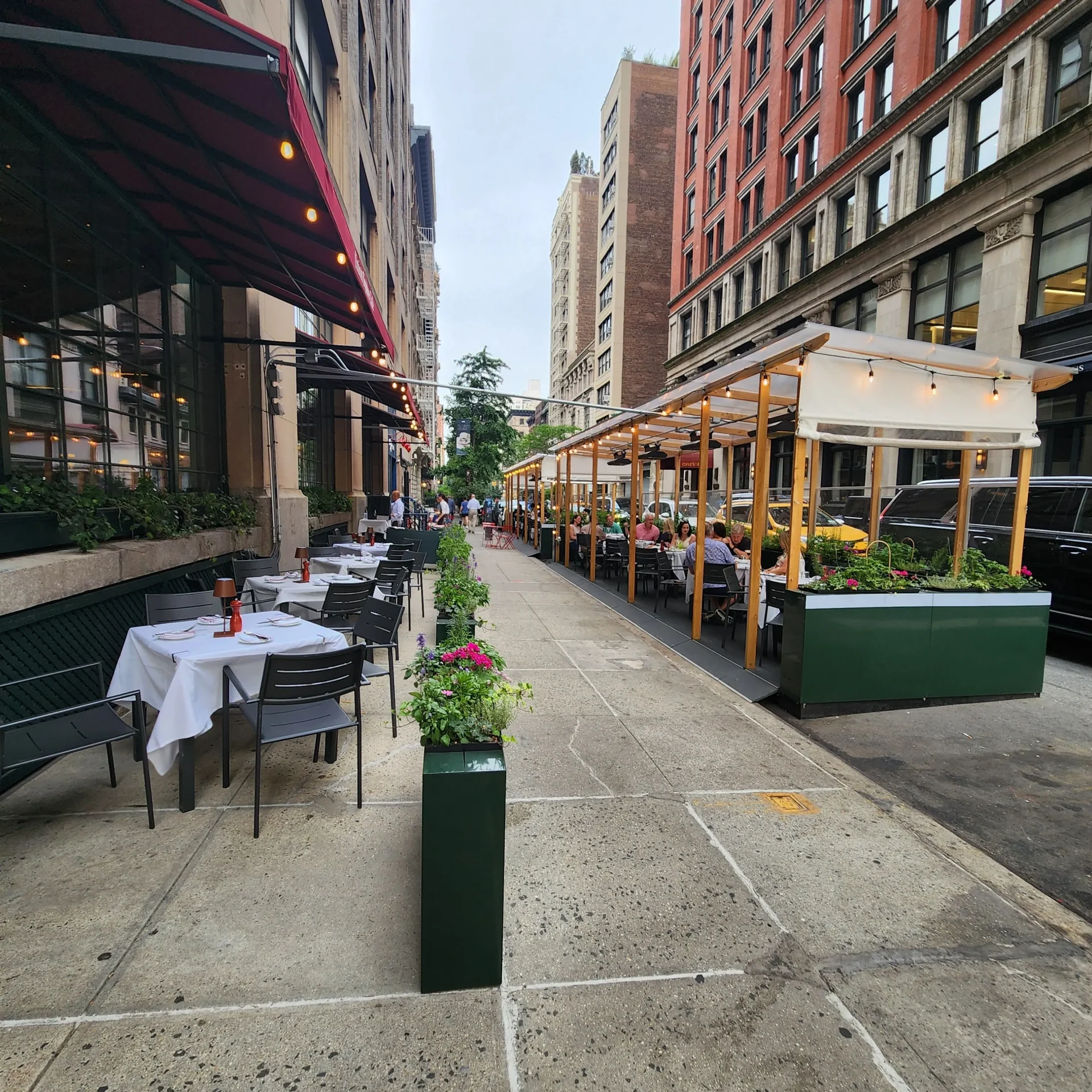 Outdoor dining at the Union Square Cafe. Photo by Sora Vernikoff