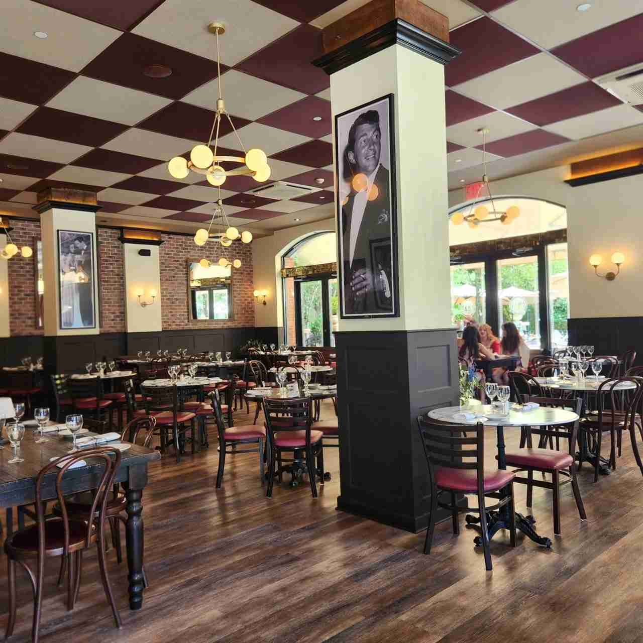 Interior seating at Chat American Grill in Scarsdale. Photo by Sora Vernikoff