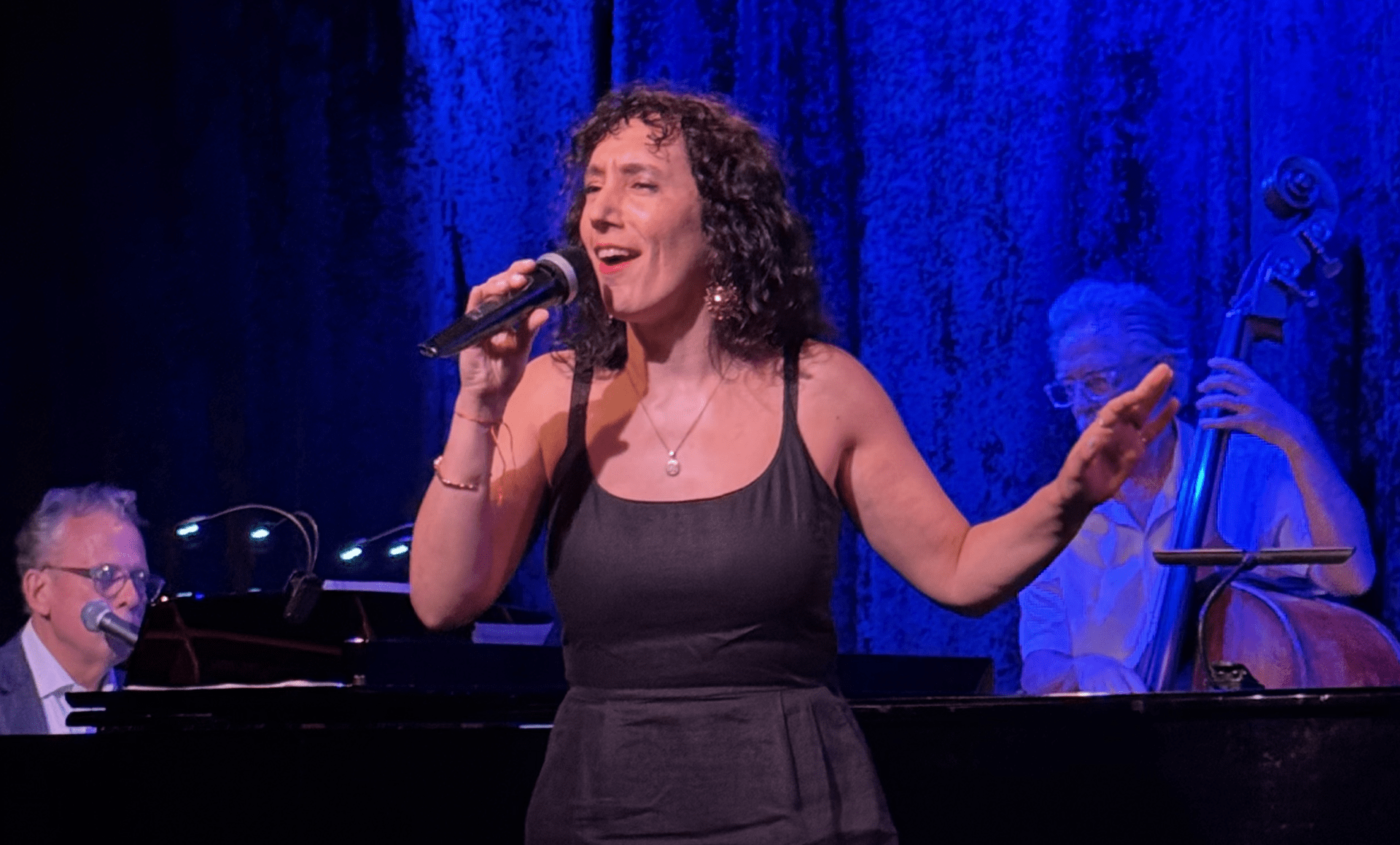 Gabrielle Stravelli Center Stage with Billy Stritch, Piano, and Pat O'Leary, Bass, takin' it home at Jim Caruso's Cast Party. Photo by Edward Kliszus
