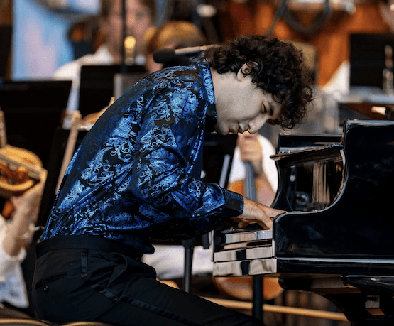 Maxim Lando, Pianist. Courtesy maximlando.com