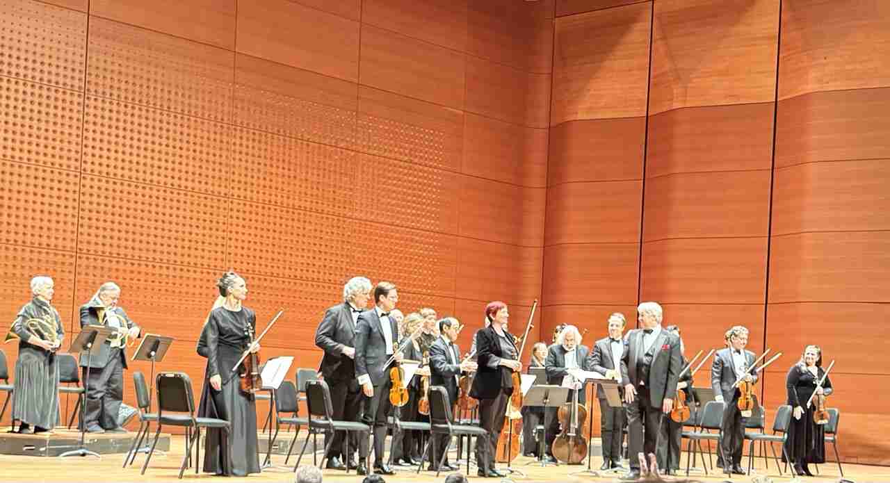 The American Classical Orchestra in the program Morning Stars, at Lincoln Center's Alice Tully Hall. Photo by Edward Kliszus