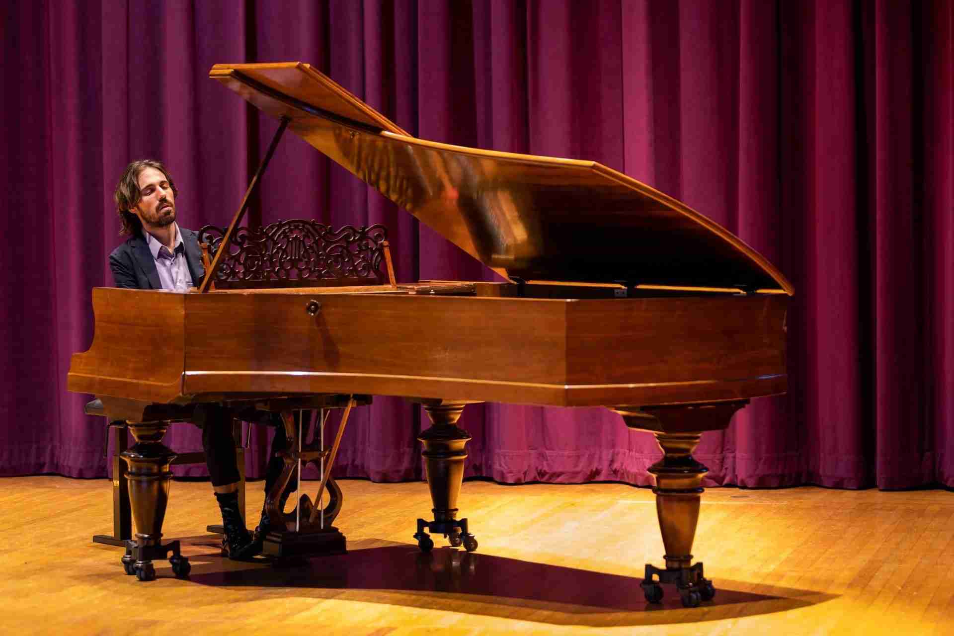 Matthew Figel Pianist. Courtesy matthewfigel.com
