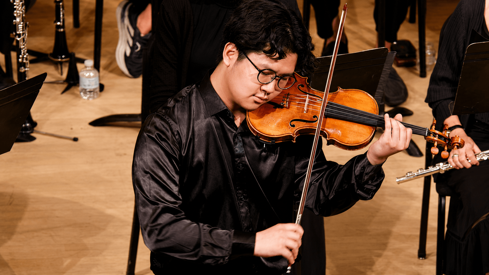 Tobia Im, Violin, performing the Sibelius Violin Concerto in D Minor, Op. 47, III. Allegro, ma non troppo, with the Park Avenue Chamber Symphony in The Barbara Brandt Winners' Concert at Merkin Hall. Courtesy The Kaufman Center